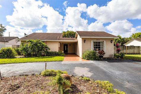 5870 NW 191st Terrace Hialeah FL 33015