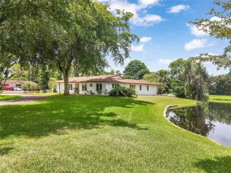 11121 SW 40th Court Davie FL 33328