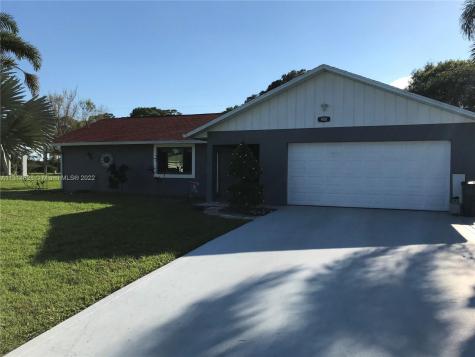 950 SE Montrose Avenue Port St. Lucie FL 34983