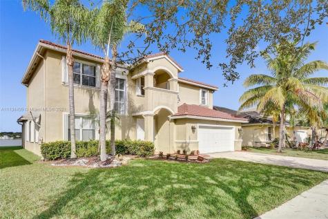 19077 NW 23rd Place Pembroke Pines FL 33029