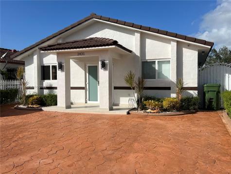 2431 W 71st Place Hialeah FL 33016