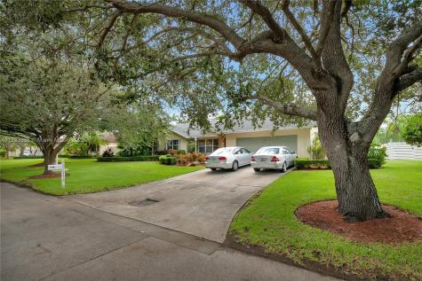 14850 SW 152nd Court Miami FL 33196