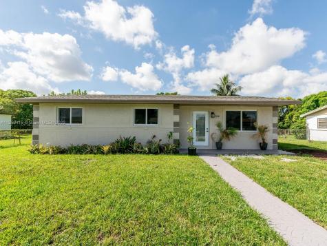 2740 NW 208th Terrace Miami Gardens FL 33056