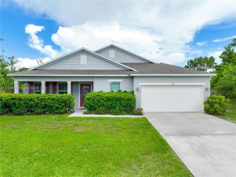 402 SW Fifer Avenue Port St. Lucie FL 34953