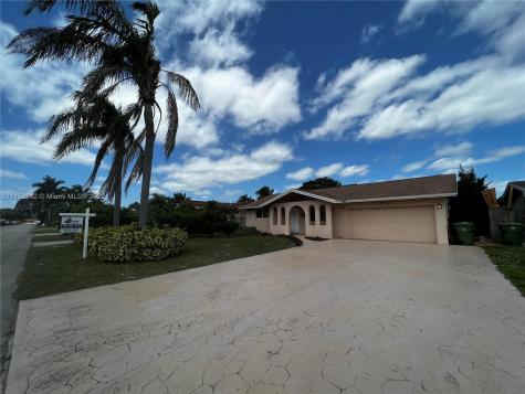 8121 NW 13th Street Pembroke Pines FL 33024