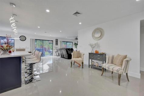 19115 W Lake Drive Hialeah FL 33015