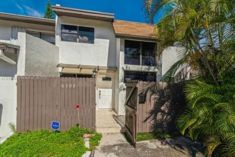 6702 SW 114th Avenue Miami FL 33173