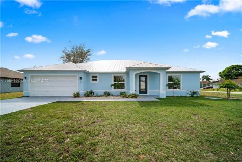 302 SE Starfish Avenue Port St. Lucie FL 34983