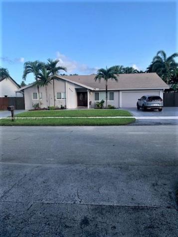 9300 SW 100th Avenue Road Miami FL 33176