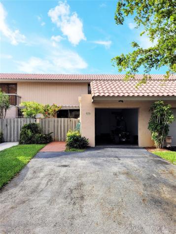 679 NE 206th Terrace Miami FL 33179