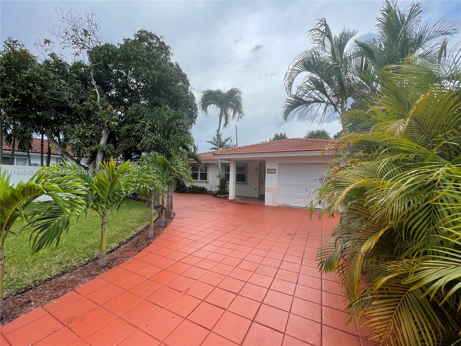 6571 SW 28th Street Miami FL 33155