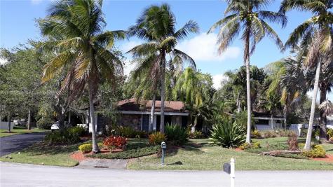 8245 SW 184th Terrace Cutler Bay FL 33157