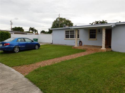 11480 SW 42nd Terrace Miami FL 33165
