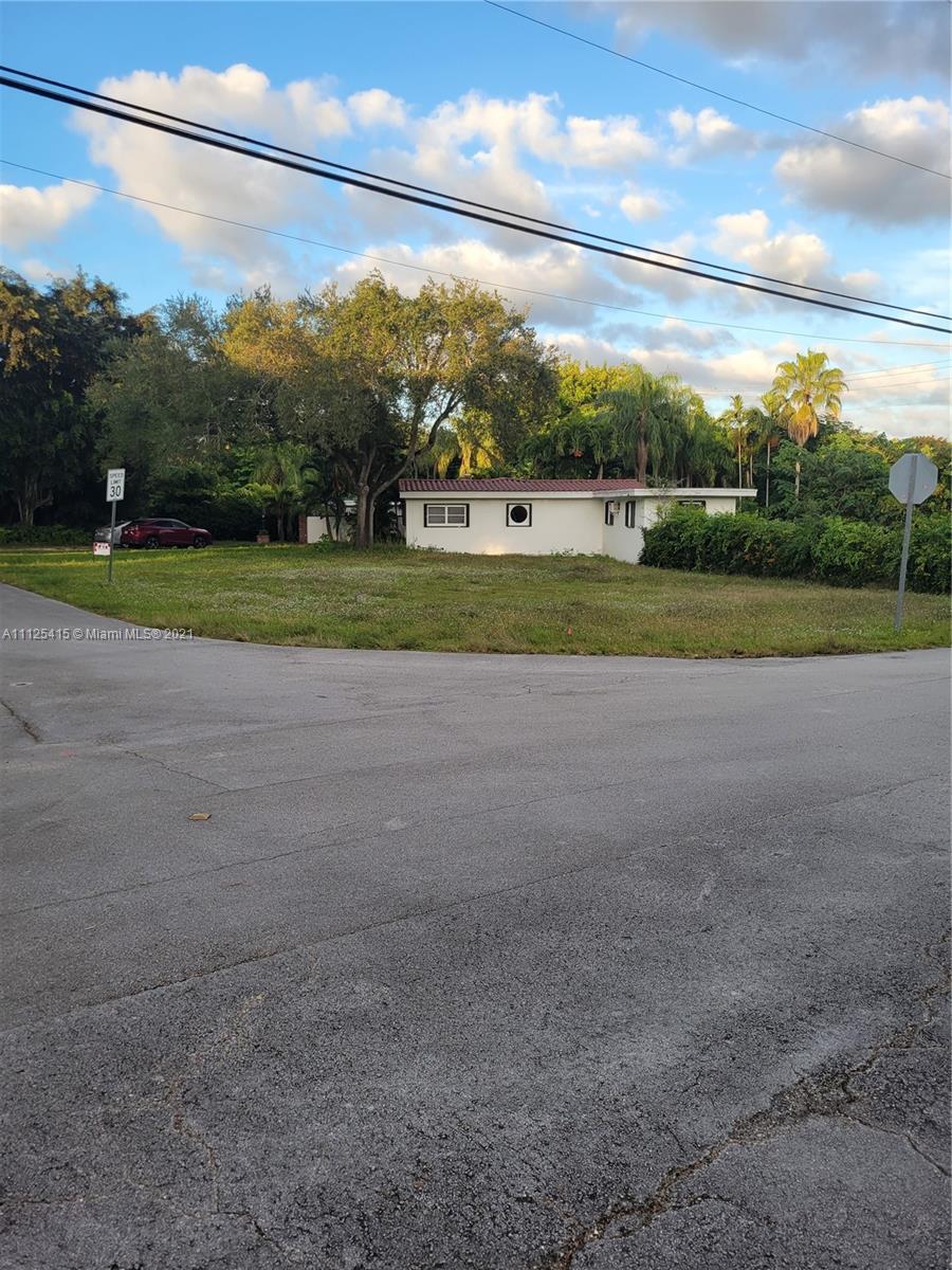 7525 SW 72nd Court Miami FL 33143