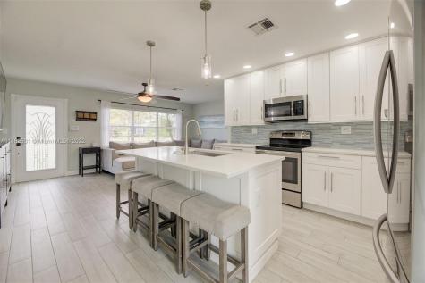 2417 NE 14th Terrace Pompano Beach FL 33064