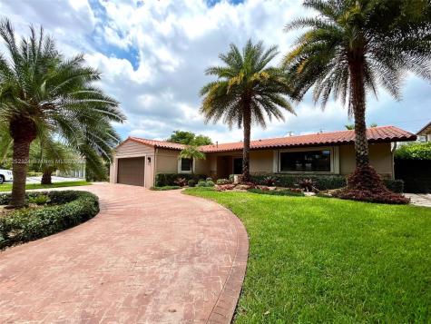 15100 Dunbarton Place Miami Lakes FL 33016
