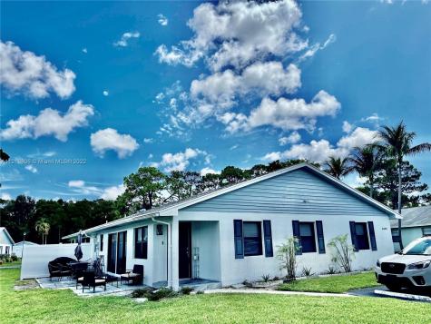 4443 Walden Circle Lake Worth FL 33463