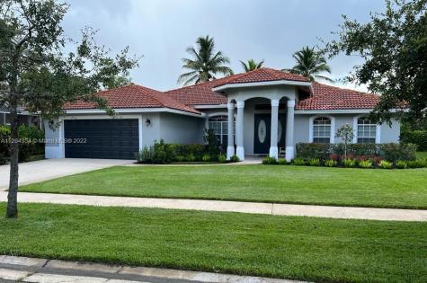 168 Fernwood Crescent Royal Palm Beach FL 33411