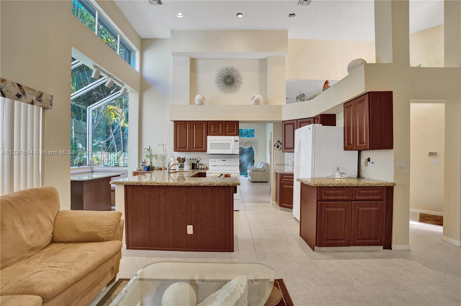 10007 NW 5th Street Plantation FL 33324