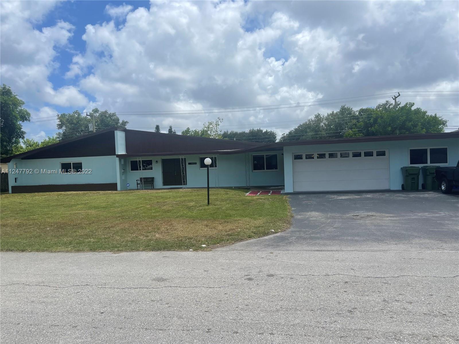 6828 SW 14th Street Pembroke Pines FL 33023