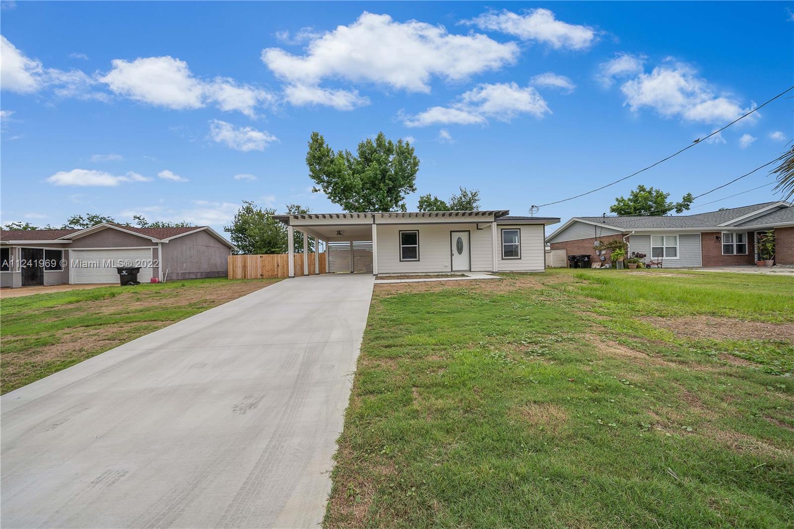 718 Joan Lane Panama City FL 32404