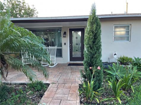 6781 SW 12th Street Pembroke Pines FL 33023
