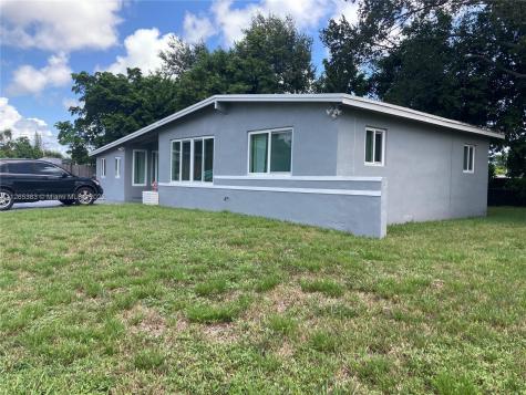 3911 SW 34th Avenue West Park FL 33023