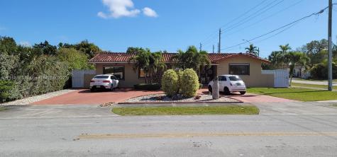 3135 SW 98th Court Miami FL 33165