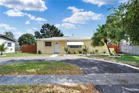 251 N 65th Way Hollywood FL 33024