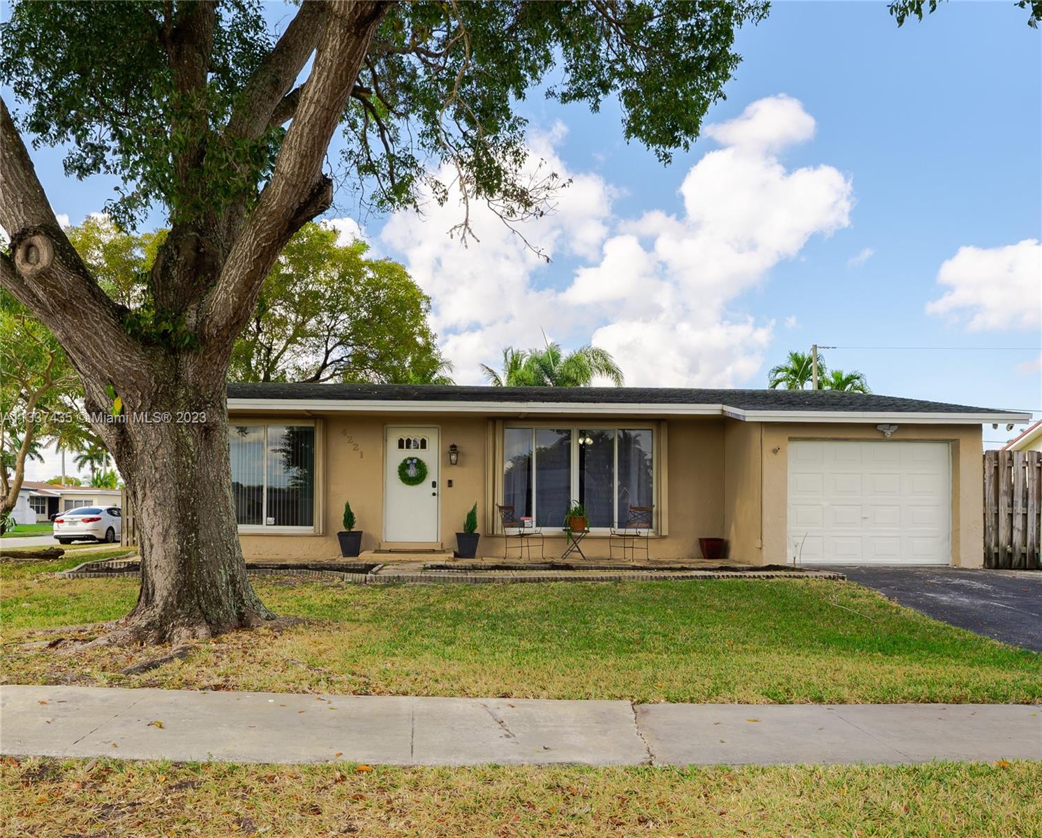 4221 NW 114th Avenue Sunrise FL 33323