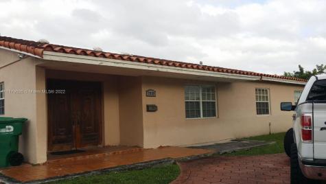 2839 Village Green Drive Miami FL 33175