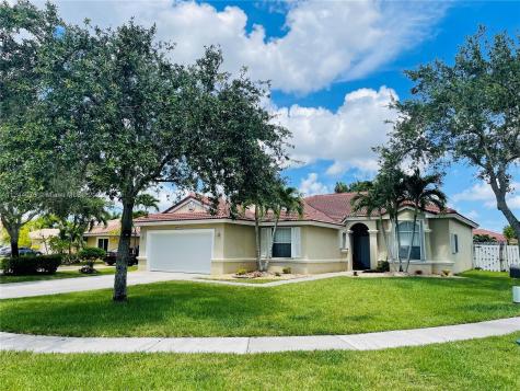 2315 NW 193rd Avenue Pembroke Pines FL 33029