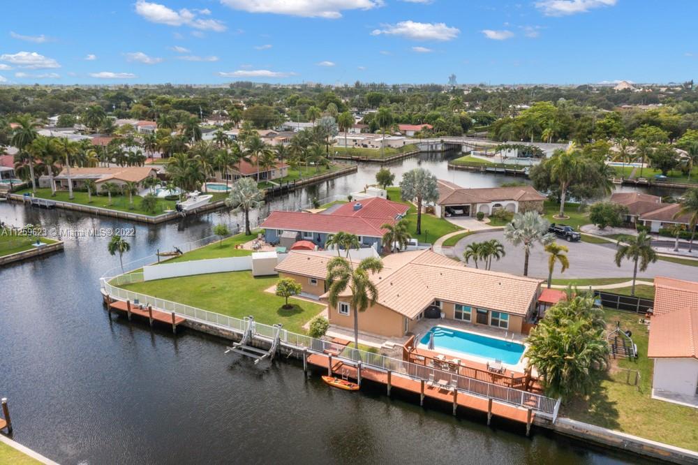 6121 SW 15th Street Plantation FL 33317
