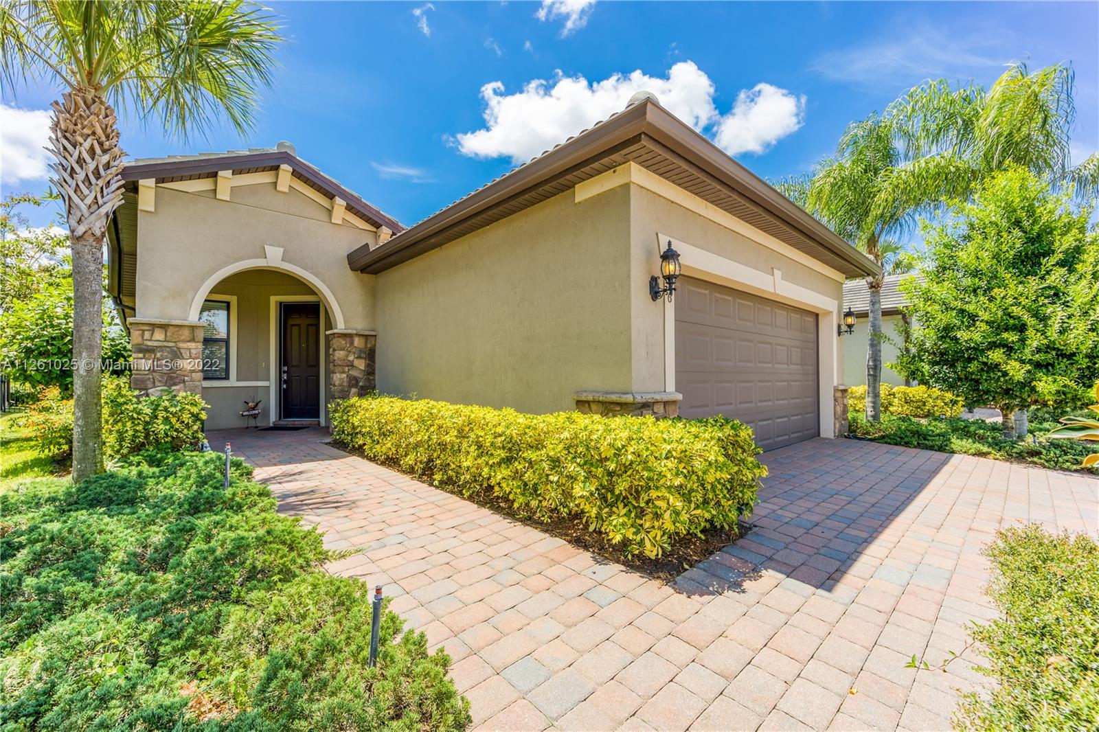 576 SE Monet Drive Port St. Lucie FL 34984