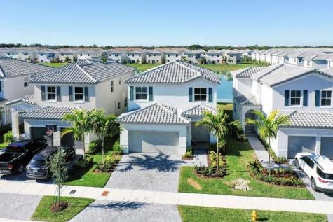 1376 SE 27th Terrace Homestead FL 33035