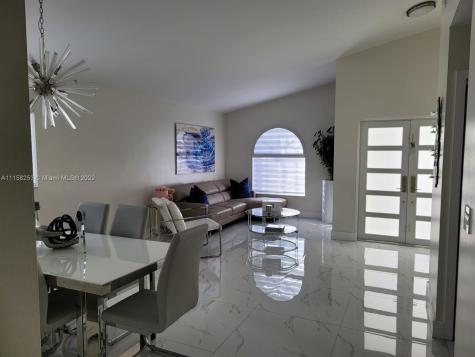 2641 W 68th Place Hialeah FL 33016