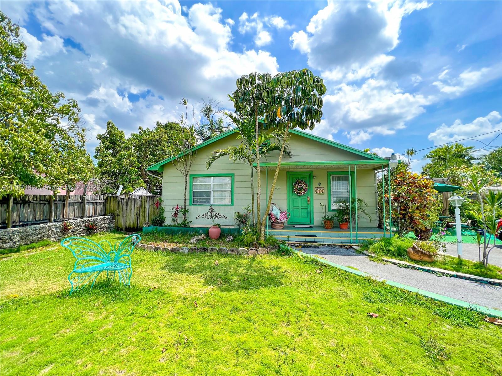 6738 SW 14th Street Miami FL 33144