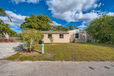 182 W 35th Street Riviera Beach FL 33404
