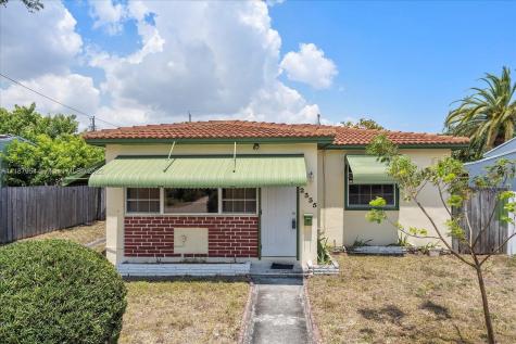 2335 Mckinley Street Hollywood FL 33020