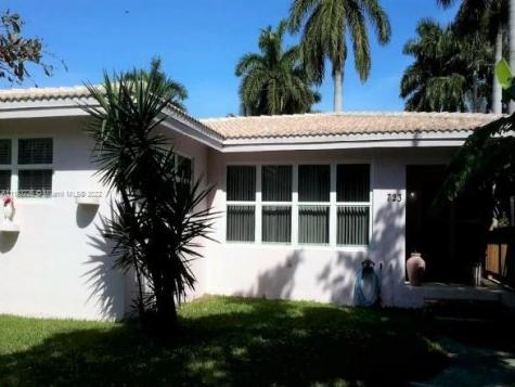 723 Hollywood Boulevard Hollywood FL 33019