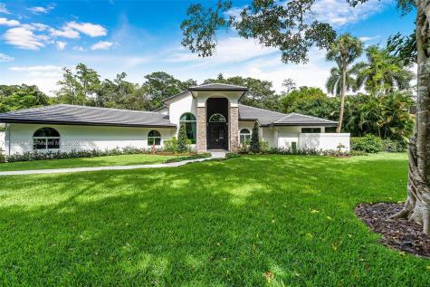 5830 NW 81st Terrace Parkland FL 33067