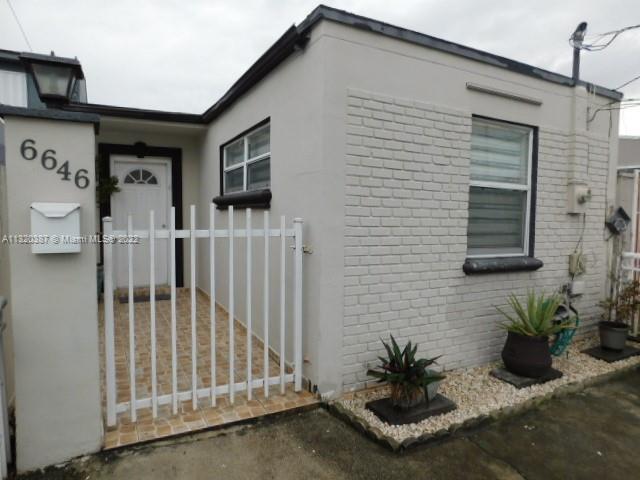 6646 W 15th Court Hialeah FL 33012