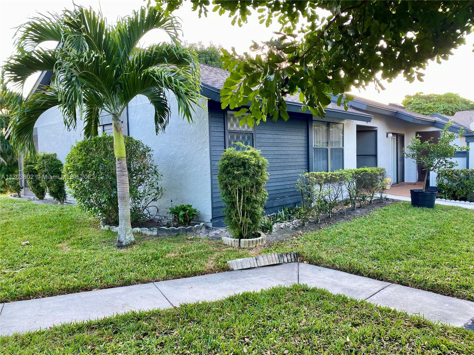 469 Long Bow Court Royal Palm Beach FL 33411