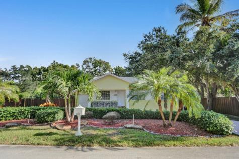 6625 SW 79th Street South Miami FL 33143