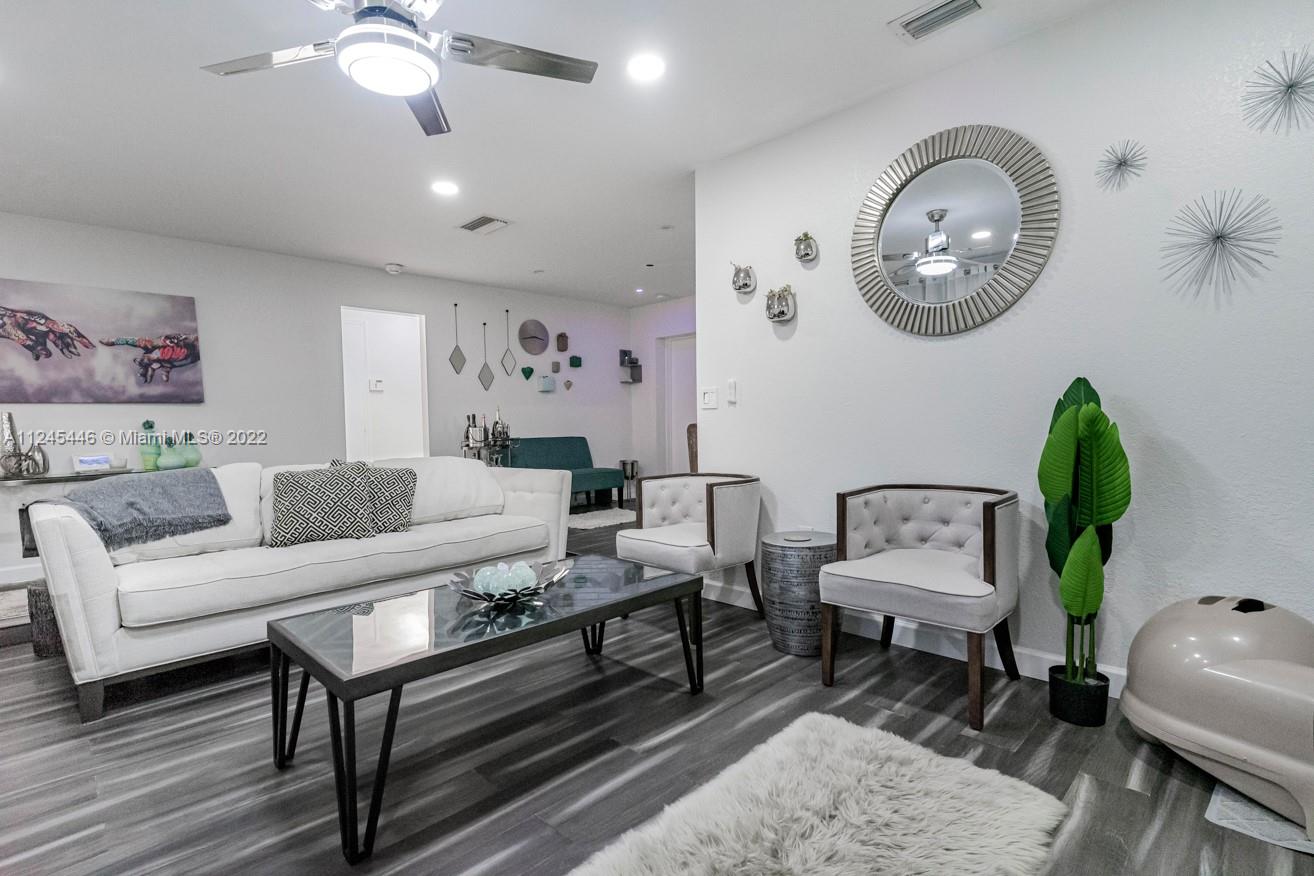 601 NW 89th Terrace Pembroke Pines FL 33024