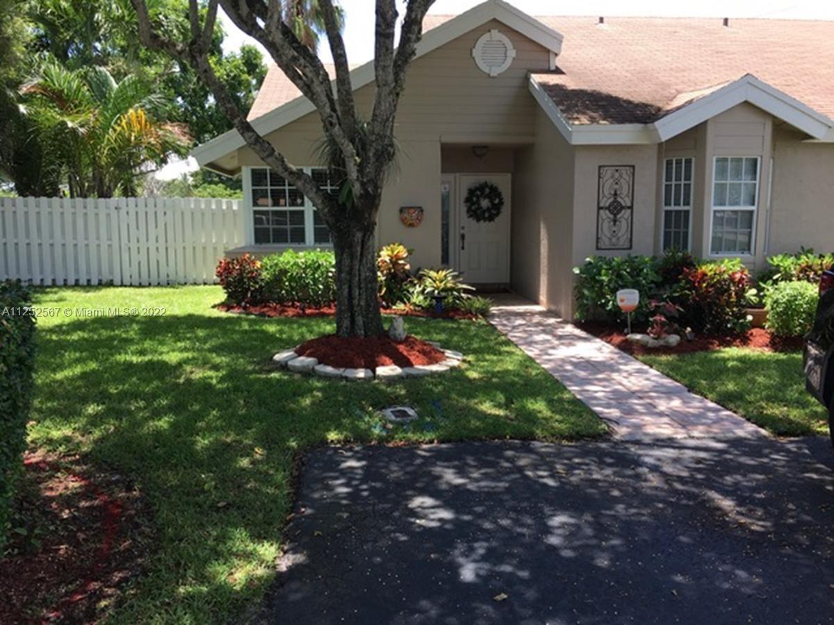 11160 SW 11th Place Davie FL 33324
