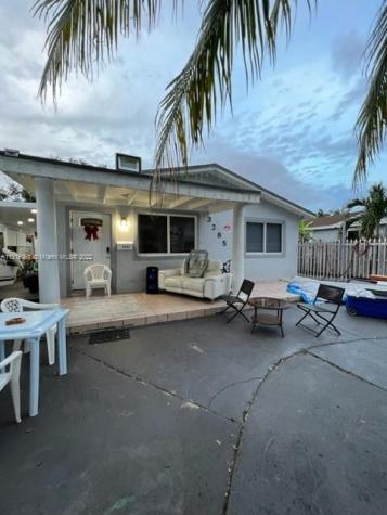 3285 NW 92nd Street Miami FL 33147