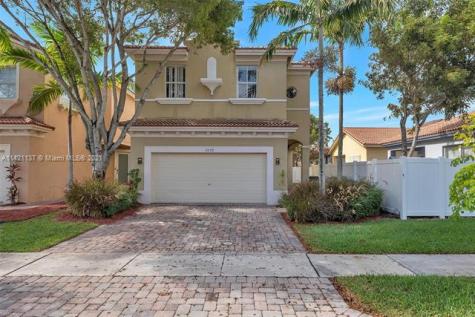 1072 NE 40th Road Homestead FL 33033