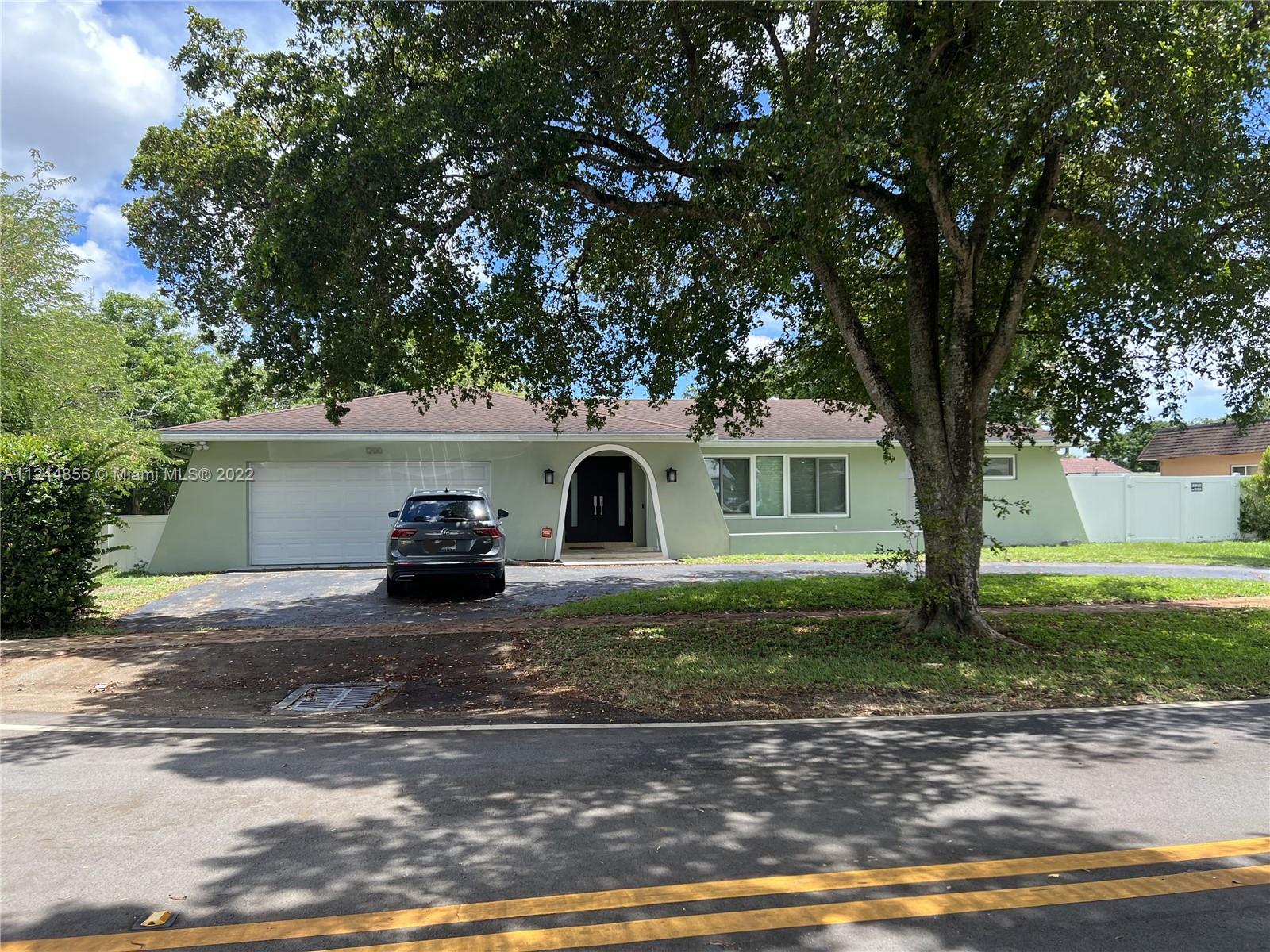 1200 SW 67th Terrace Plantation FL 33317