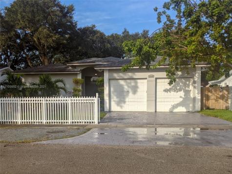 16990 NE 4th Court North Miami Beach FL 33162